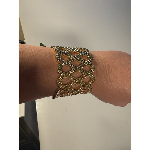 Lilly Pulitzer CUFF STATEMENT BRACELET Textured Gold Metallic Lattice GWP NWT - Picture 5 of 6